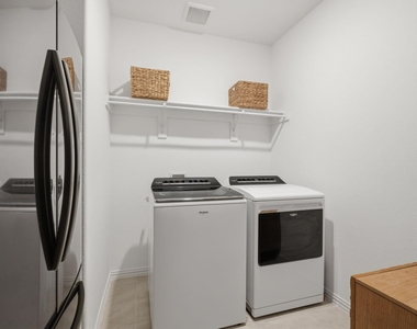 905 Bluebell Street - Photo Thumbnail 12