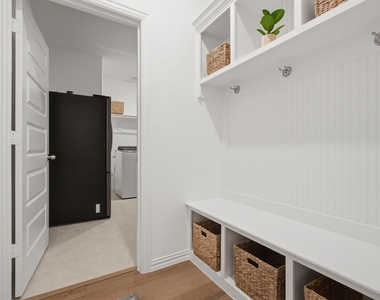 905 Bluebell Street - Photo Thumbnail 11
