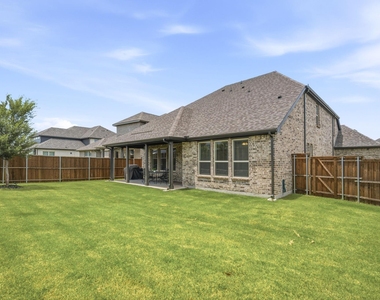 905 Bluebell Street - Photo Thumbnail 35