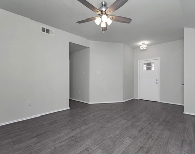 8112 Arbor Avenue - Photo Thumbnail 3