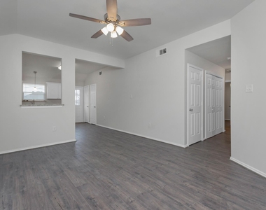 8112 Arbor Avenue - Photo Thumbnail 4