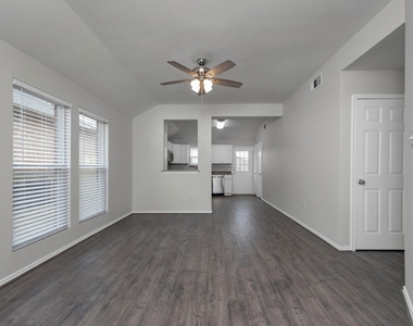 8112 Arbor Avenue - Photo Thumbnail 2