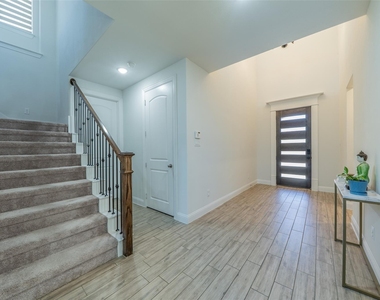 921 Bayberry Drive - Photo Thumbnail 31