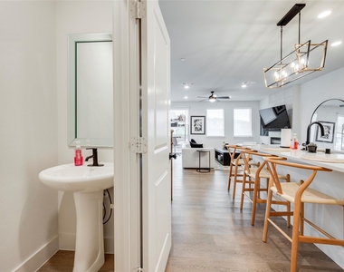 2618 La Cala Drive - Photo Thumbnail 10