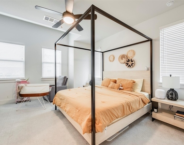 2618 La Cala Drive - Photo Thumbnail 15