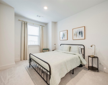 2618 La Cala Drive - Photo Thumbnail 20