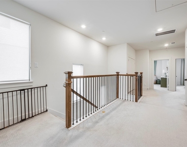 2618 La Cala Drive - Photo Thumbnail 11