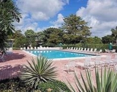 565 Oaks Lane - Photo Thumbnail 14