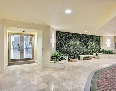 99 Se Mizner Boulevard - Photo Thumbnail 4