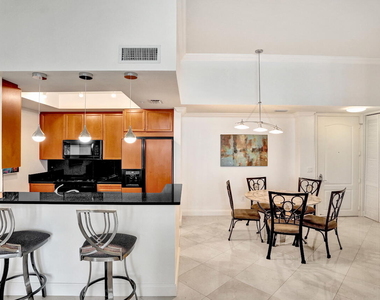 99 Se Mizner Boulevard - Photo Thumbnail 16