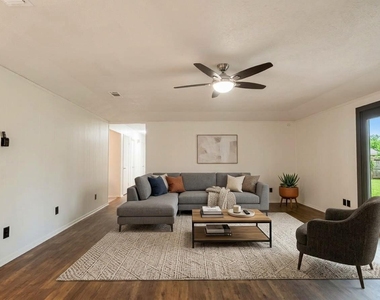 506 N Royal Oak Drive - Photo Thumbnail 14