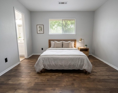 506 N Royal Oak Drive - Photo Thumbnail 13