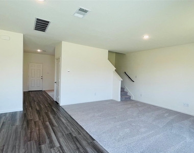 26 Glen Crossings - Photo Thumbnail 26