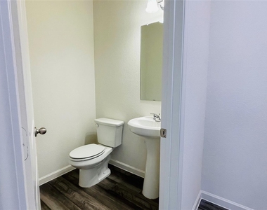 26 Glen Crossings - Photo Thumbnail 24