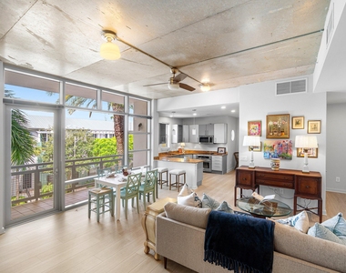 365 Se 6th Avenue - Photo Thumbnail 8