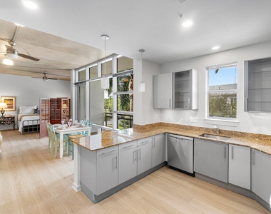 365 Se 6th Avenue - Photo Thumbnail 12
