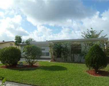 9616 Nw 26th Place - Photo Thumbnail 1
