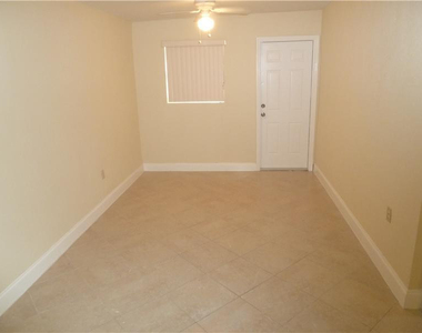 9616 Nw 26th Place - Photo Thumbnail 7