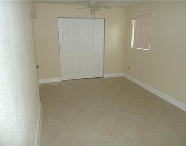 9616 Nw 26th Place - Photo Thumbnail 8