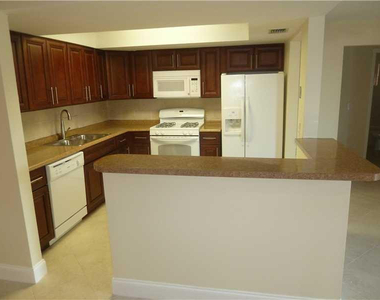 9616 Nw 26th Place - Photo Thumbnail 4