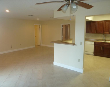 9616 Nw 26th Place - Photo Thumbnail 6