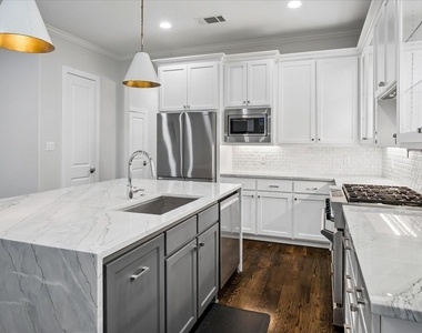 5434 Martel Avenue - Photo Thumbnail 7