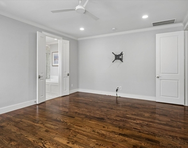 5434 Martel Avenue - Photo Thumbnail 17