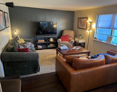 1911 Ferndale Avenue - Photo Thumbnail 2