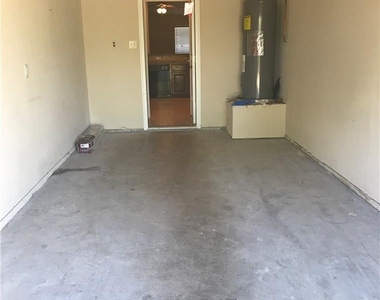 2245 Colby Lane - Photo Thumbnail 16