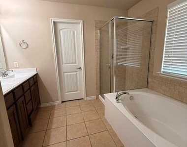 2245 Colby Lane - Photo Thumbnail 12