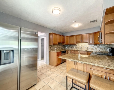 2649 Johnson Street - Photo Thumbnail 7