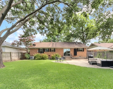 1815 Oates Drive - Photo Thumbnail 17