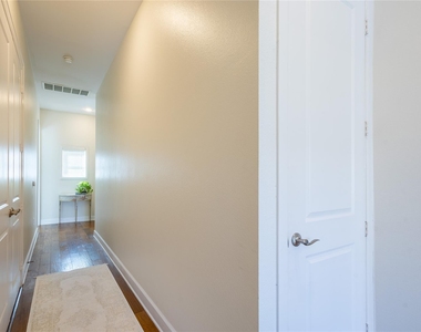 3210 Carlisle Street - Photo Thumbnail 21