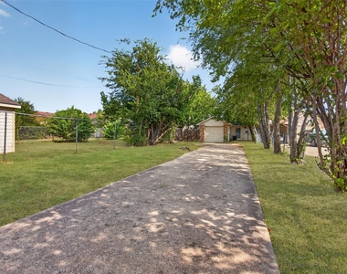303 Liberty Place - Photo Thumbnail 14
