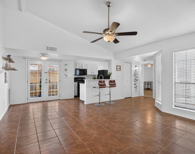 303 Liberty Place - Photo Thumbnail 1