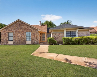 303 Liberty Place - Photo Thumbnail 18