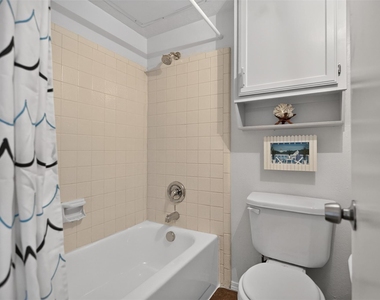 303 Liberty Place - Photo Thumbnail 7