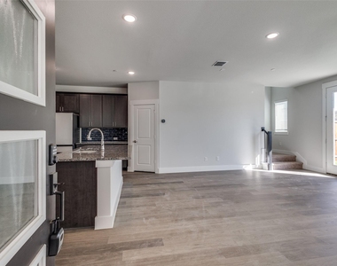 8821 Enclave Way - Photo Thumbnail 3