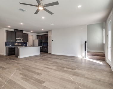 8821 Enclave Way - Photo Thumbnail 9