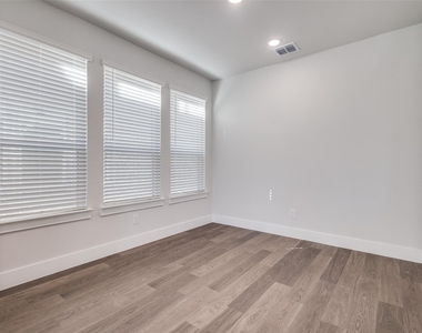 8821 Enclave Way - Photo Thumbnail 20