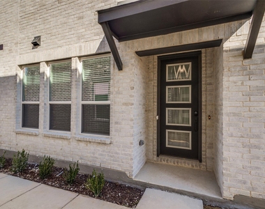 8821 Enclave Way - Photo Thumbnail 2