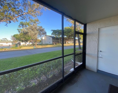 4140 Nw 90th Avenue - Photo Thumbnail 3