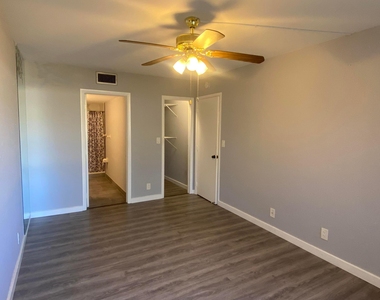 4140 Nw 90th Avenue - Photo Thumbnail 8