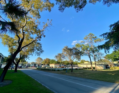 4140 Nw 90th Avenue - Photo Thumbnail 1