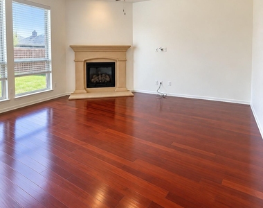 6344 Ferncreek Lane - Photo Thumbnail 4