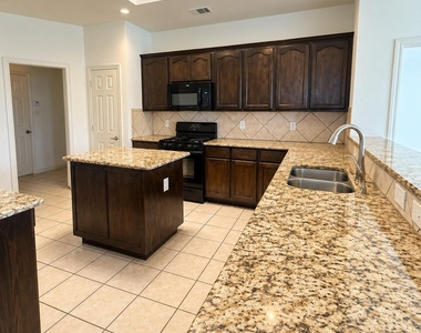 6344 Ferncreek Lane - Photo Thumbnail 7