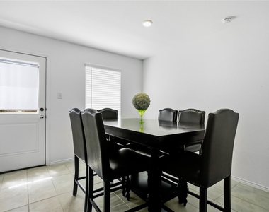 9609 Lightfoot Road - Photo Thumbnail 11