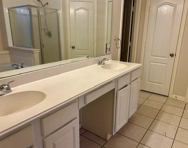 2508 Kariba Lane - Photo Thumbnail 11