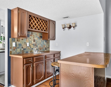 3812 Walnut Drive - Photo Thumbnail 9