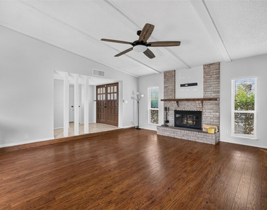 3812 Walnut Drive - Photo Thumbnail 7